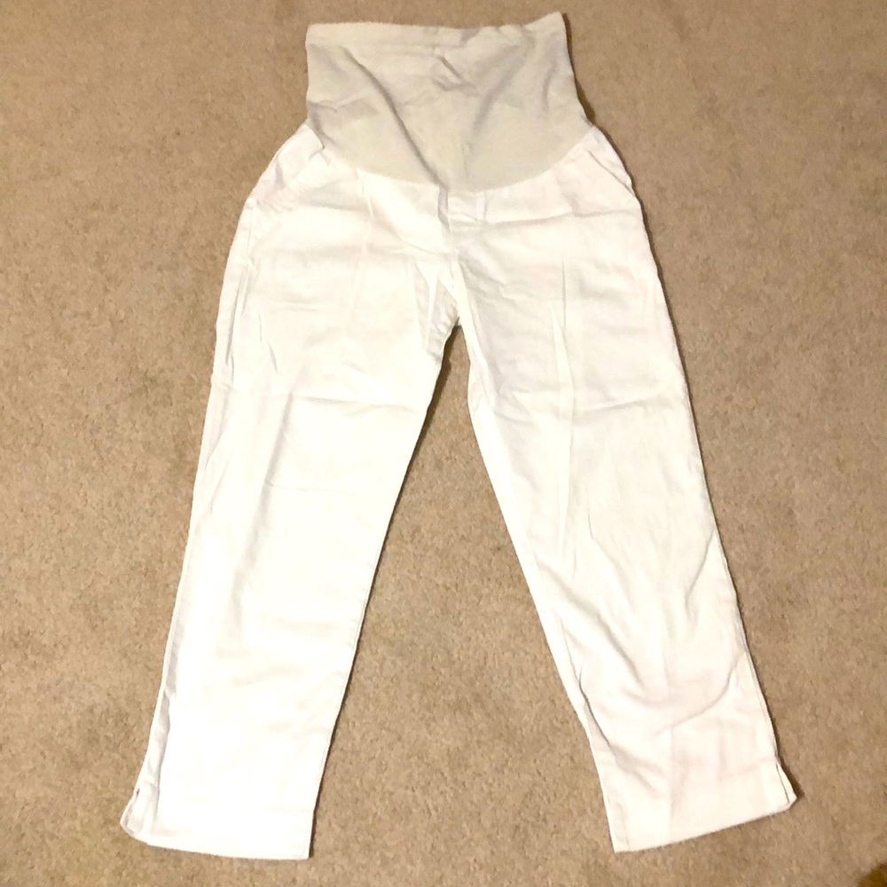 White maternity cropped pants.